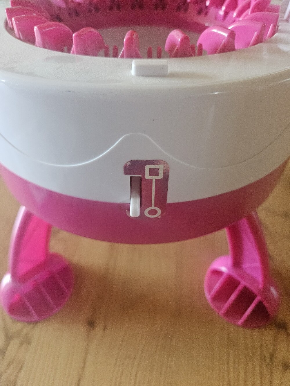 Singer Children's Knitting Machine - Picture 6 of 6